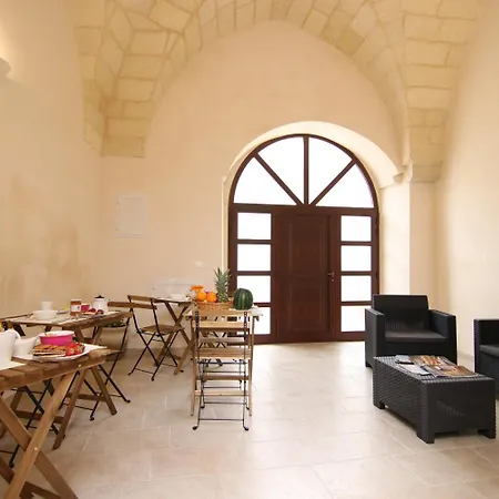 فندق مبيت وإفطار Corte Manzoni 3*